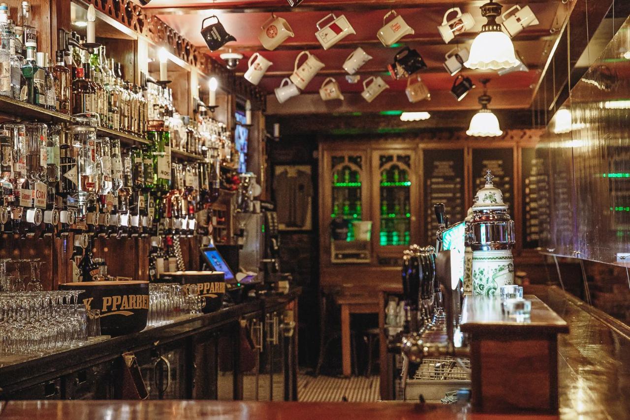 Muskerry Arms Bar And B&B Blarney Exterior photo