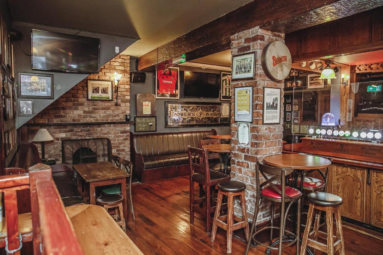 Muskerry Arms Bar And B&B Blarney Exterior photo