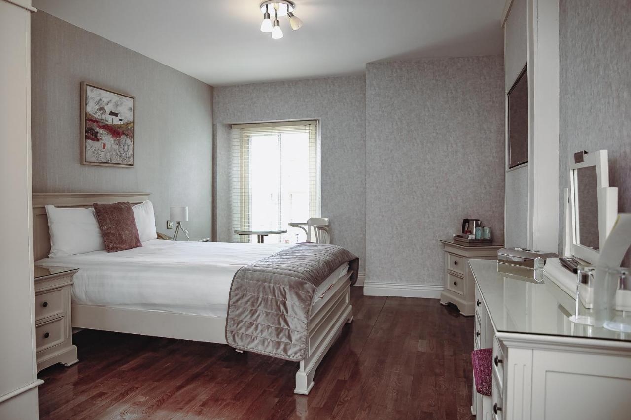 Muskerry Arms Bar And B&B Blarney Exterior photo