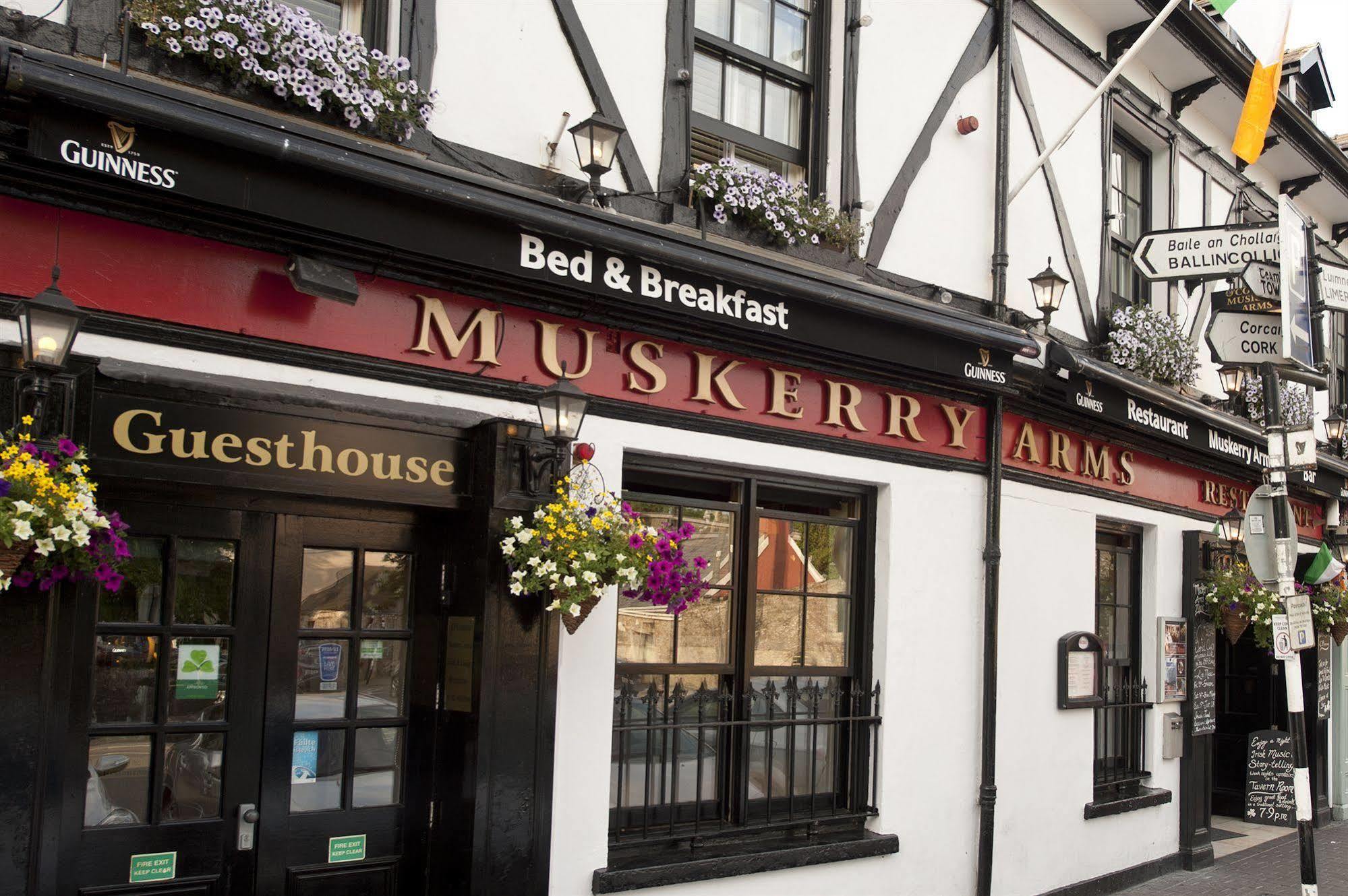 Muskerry Arms Bar And B&B Blarney Exterior photo